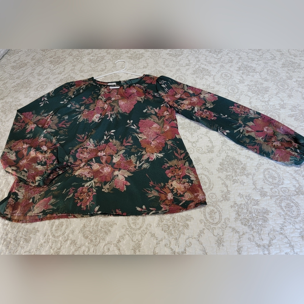 Maurices Green Floral Peasant Blouse Size Medium
